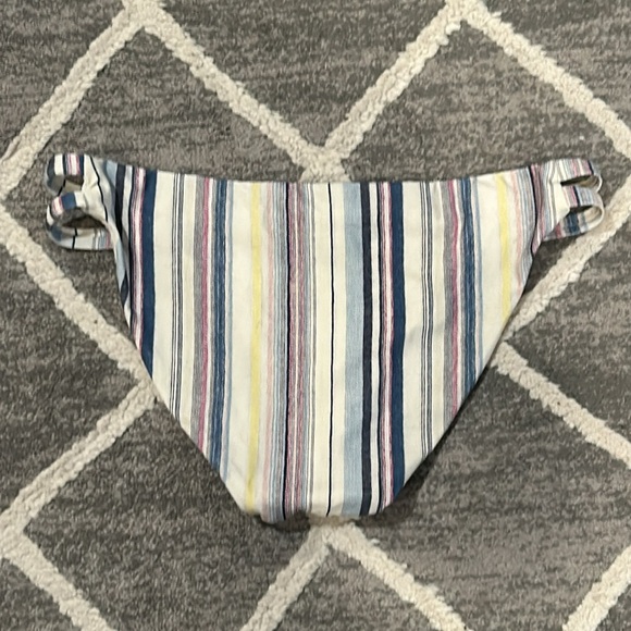 Splendid Bikini - Picture 5 of 7